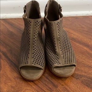 Brown leather heels with open toe